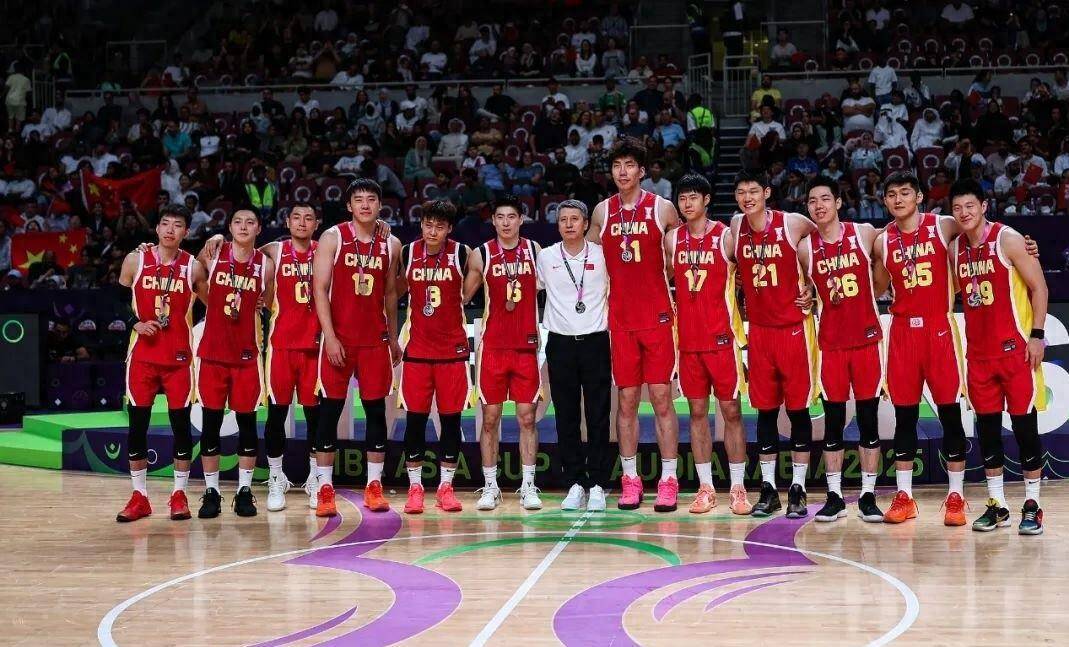 包含赛地聚焦——NBA总决赛赛前热度飙升,辽宁本钢遗憾出局,更衣室稳定,赛程密集仍需轮换的词条 包含赛地聚焦——NBA总决赛赛前热度飙升,辽宁本钢遗憾出局,更衣室稳定,赛程密集仍需轮换的词条