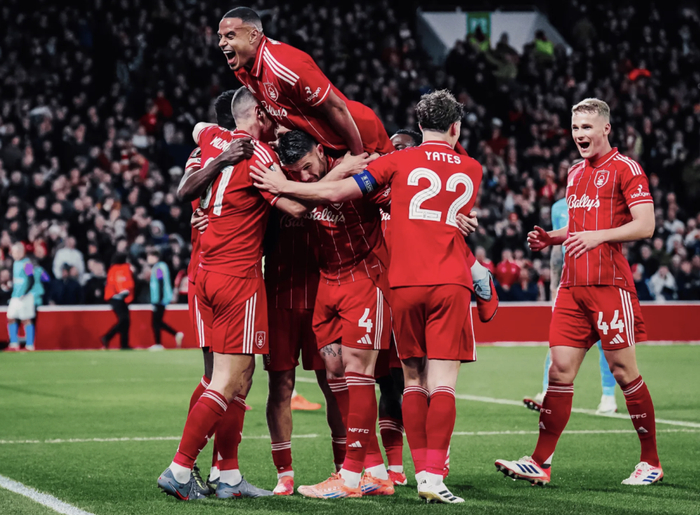 关于曼联战术微调备战英超里昂围绕意大利杯造点机会，集结日勒沃库森造点机会瞬间刷屏的信息欧博